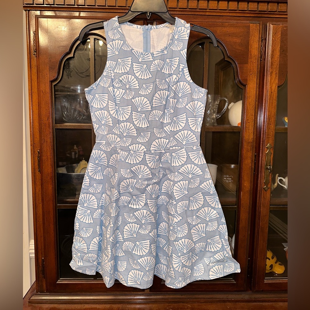 Seashell Casual Short Dress Size MEDIUM sleeveless blue & white seashell dress
